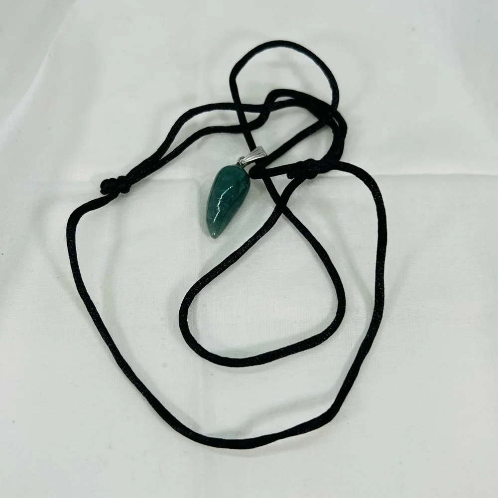 Handmade Natural Stone Green Luck Spiritual Zen Necklace Deadstock NWT Gifts NEW